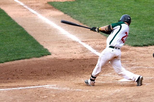 baseball-player-1087697_640